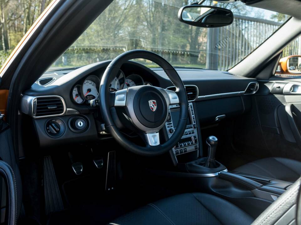 Image 18/34 de Porsche 911 Targa 4S (2008)