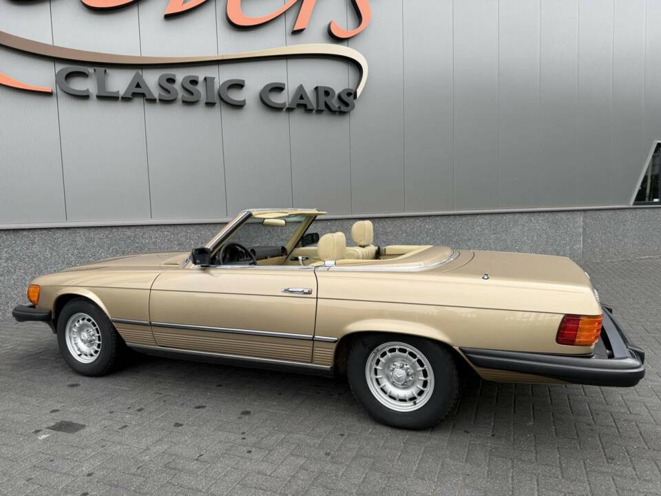 Obraz 14/50 pojazdu Mercedes-Benz 380 SL (1983)