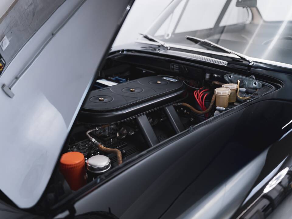 Image 47/100 of Ferrari 330 GT 2+2 (1965)