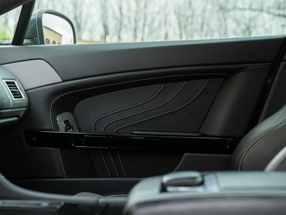 Afbeelding 36/50 van Aston Martin V8 Vantage S (2013)