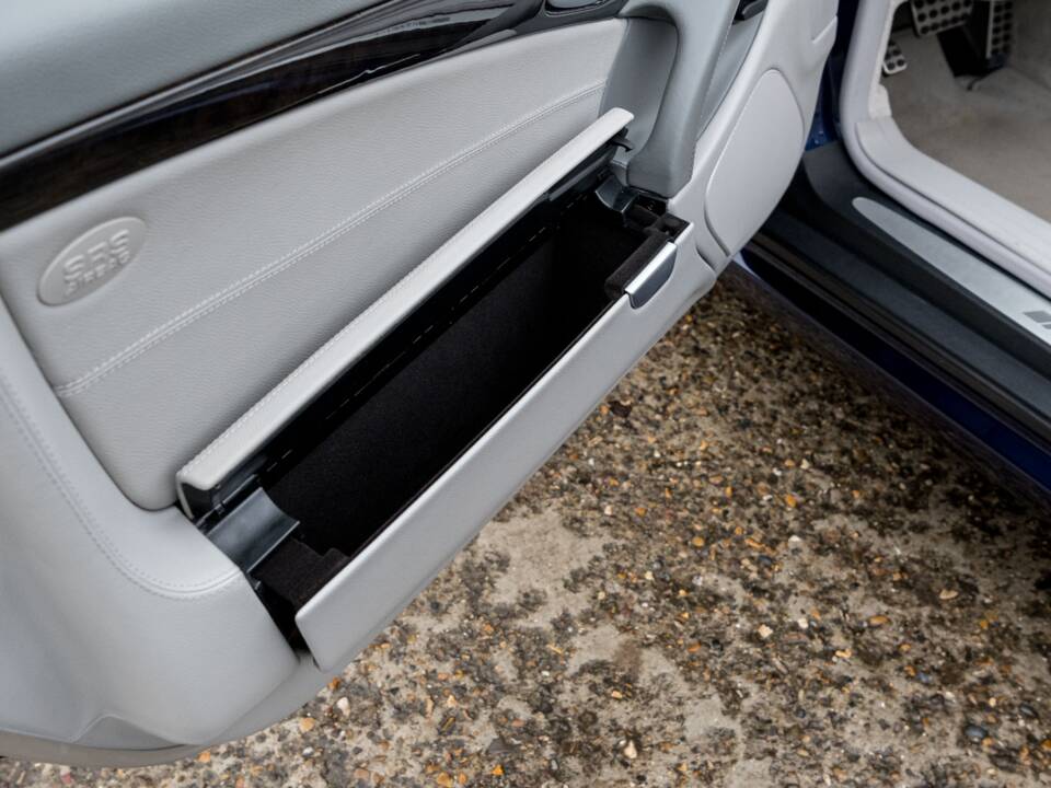 Image 22/42 of Mercedes-Benz SL 65 AMG (2006)