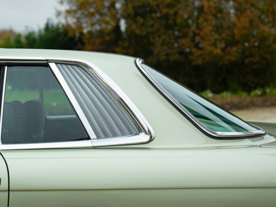 Image 22/50 de Mercedes-Benz 500 SLC (1984)