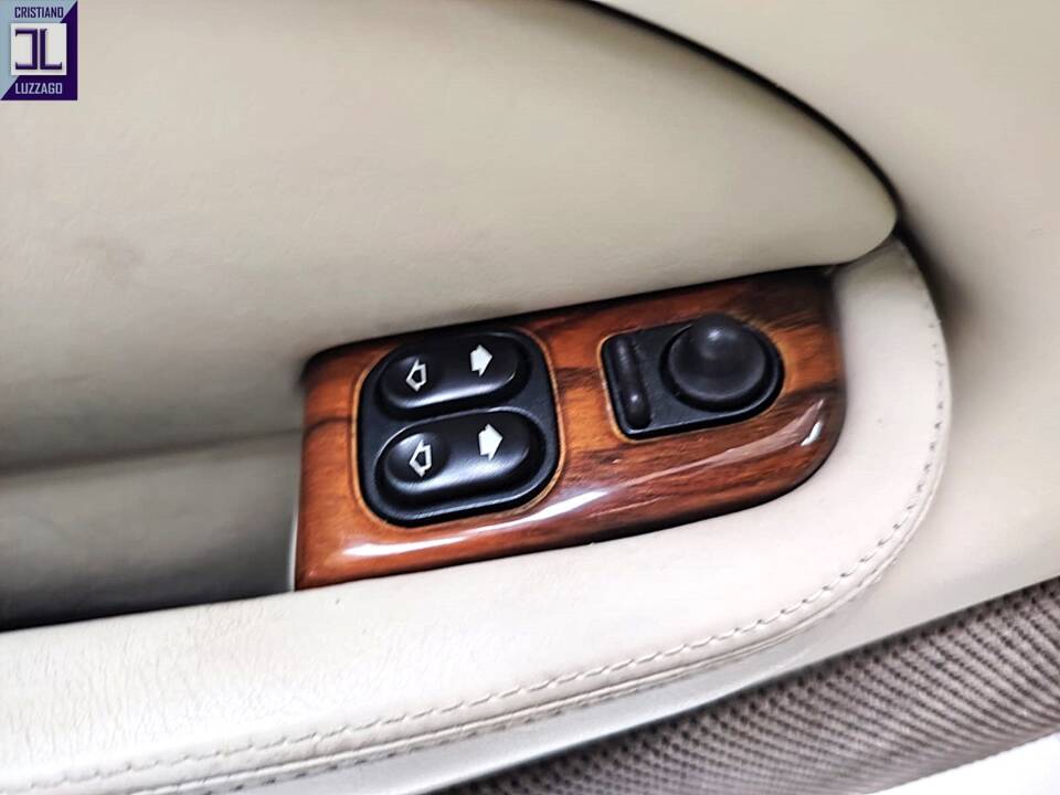 Bild 53/65 von Jaguar XKR (1998)