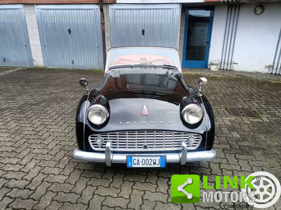 Image 2/10 of Triumph TR 3A (1959)
