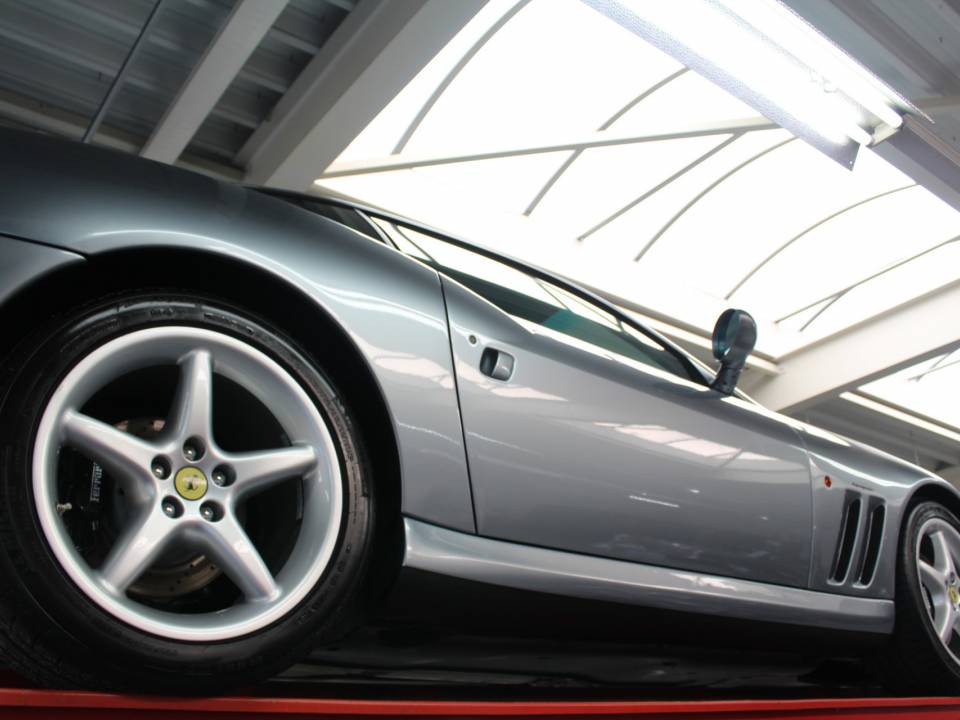 Bild 26/50 von Ferrari 550 Maranello (1999)