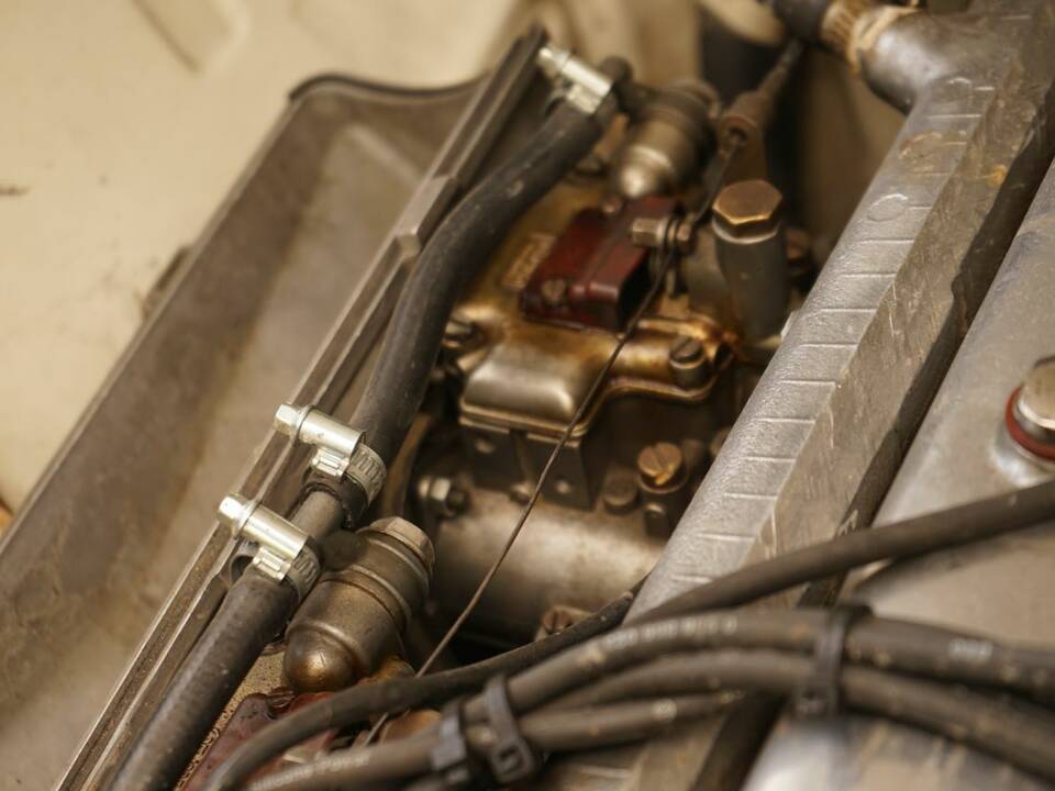 Image 66/100 of Alfa Romeo Giulia Nuova Super 1300 (1977)