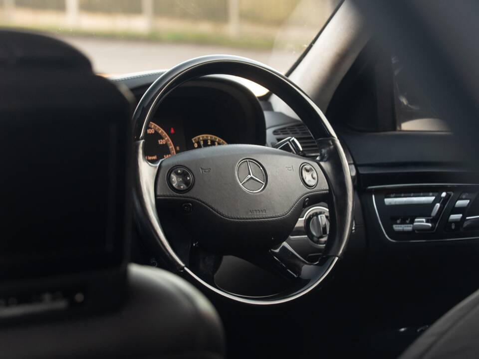 Bild 44/50 von Mercedes-Benz S 600 L (2009)