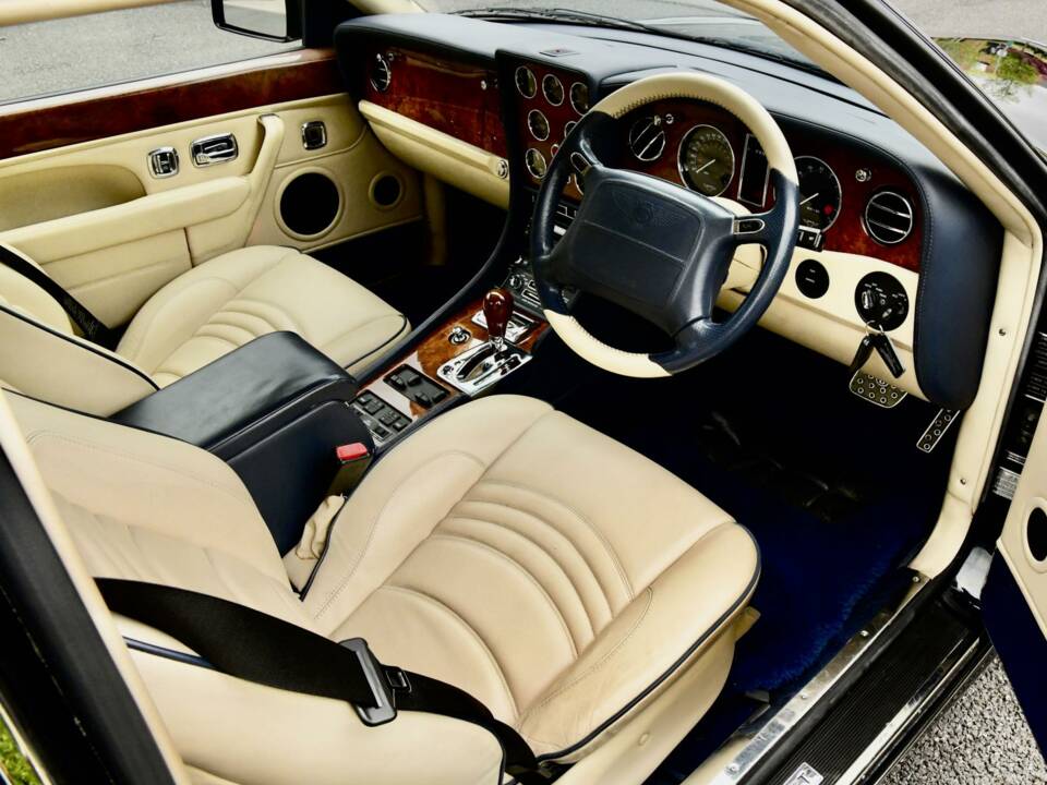 Immagine 18/50 di Bentley Continental T (2003)
