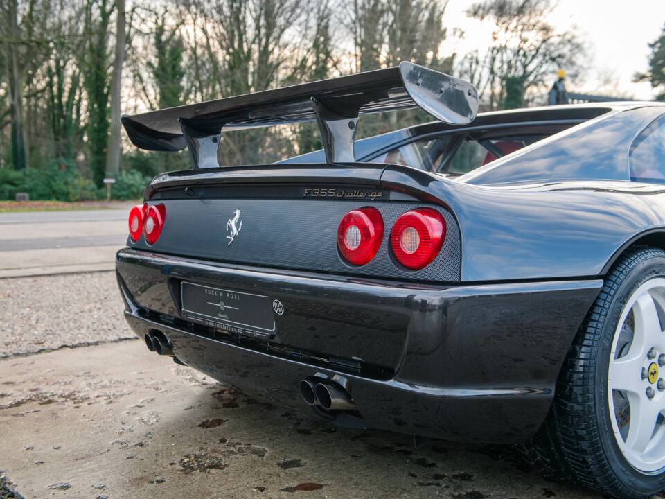 Image 13/35 de Ferrari F 355 Challenge (1995)