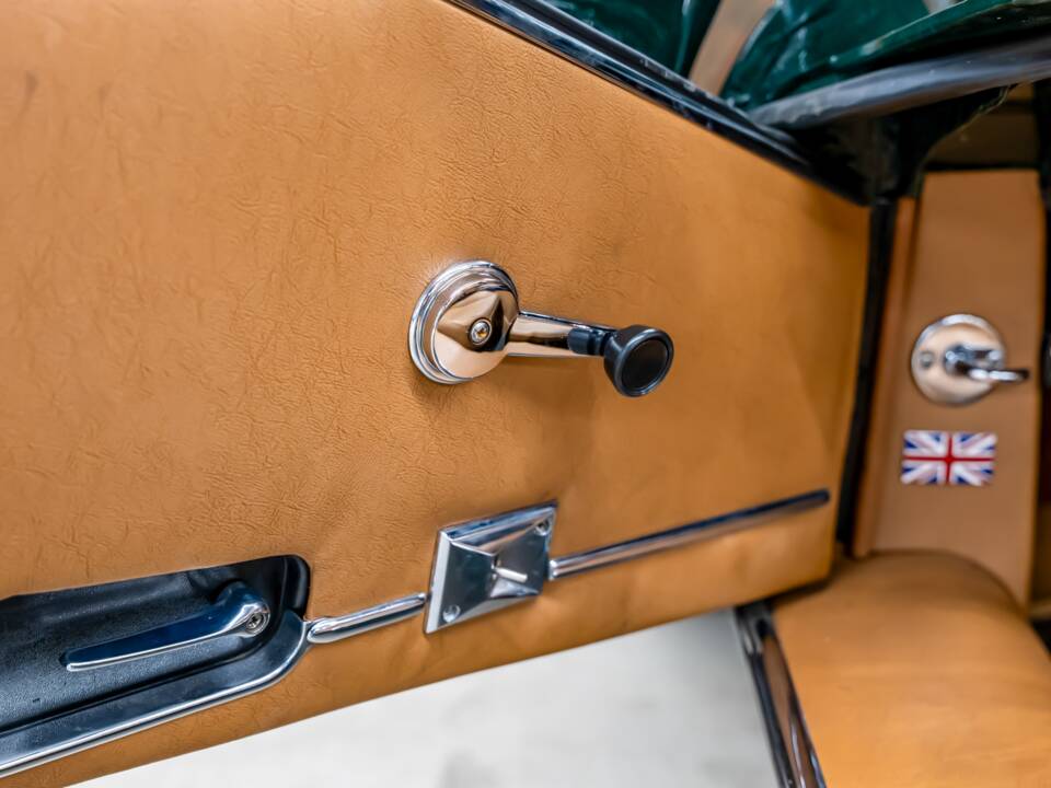 Image 9/34 de Jaguar Type E V12 (1972)