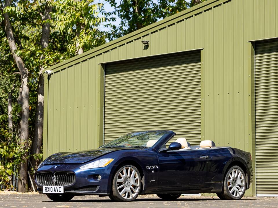 Bild 30/36 von Maserati GranCabrio 4.7 (2010)