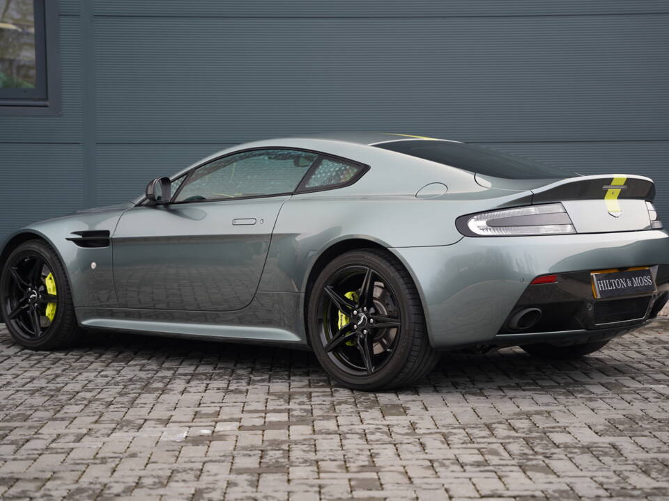 Bild 2/50 von Aston Martin V8 Vantage AMR (2018)