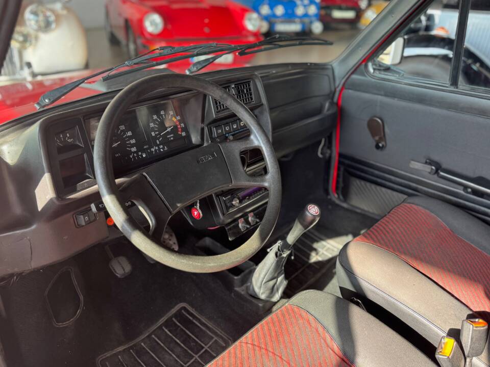 Bild 27/36 von SEAT Fura (1983)