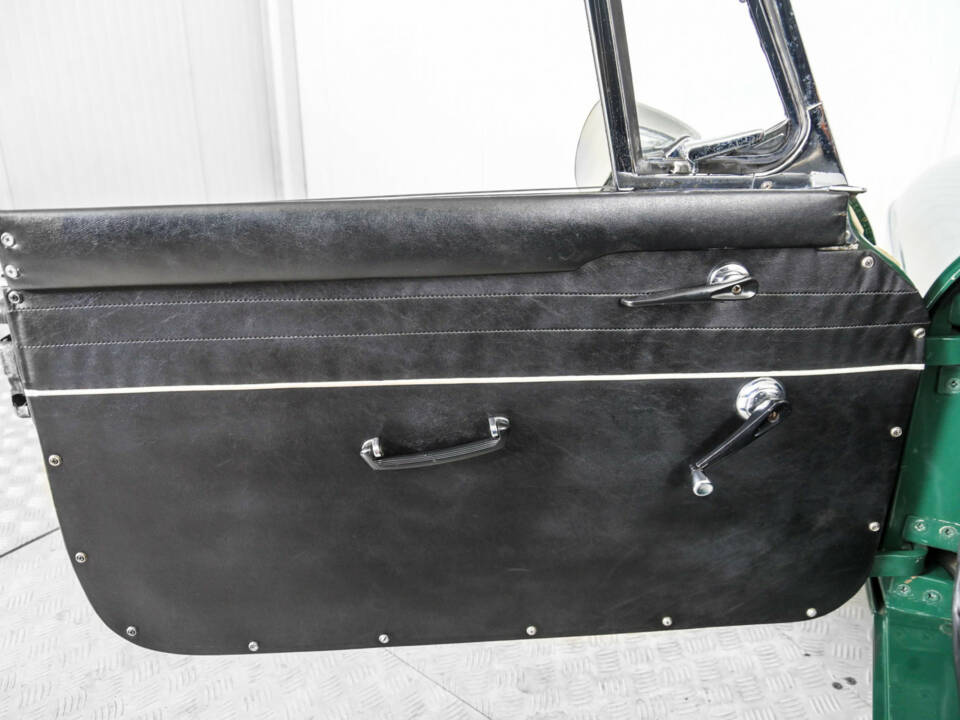 Image 32/50 de MG MGB (1967)