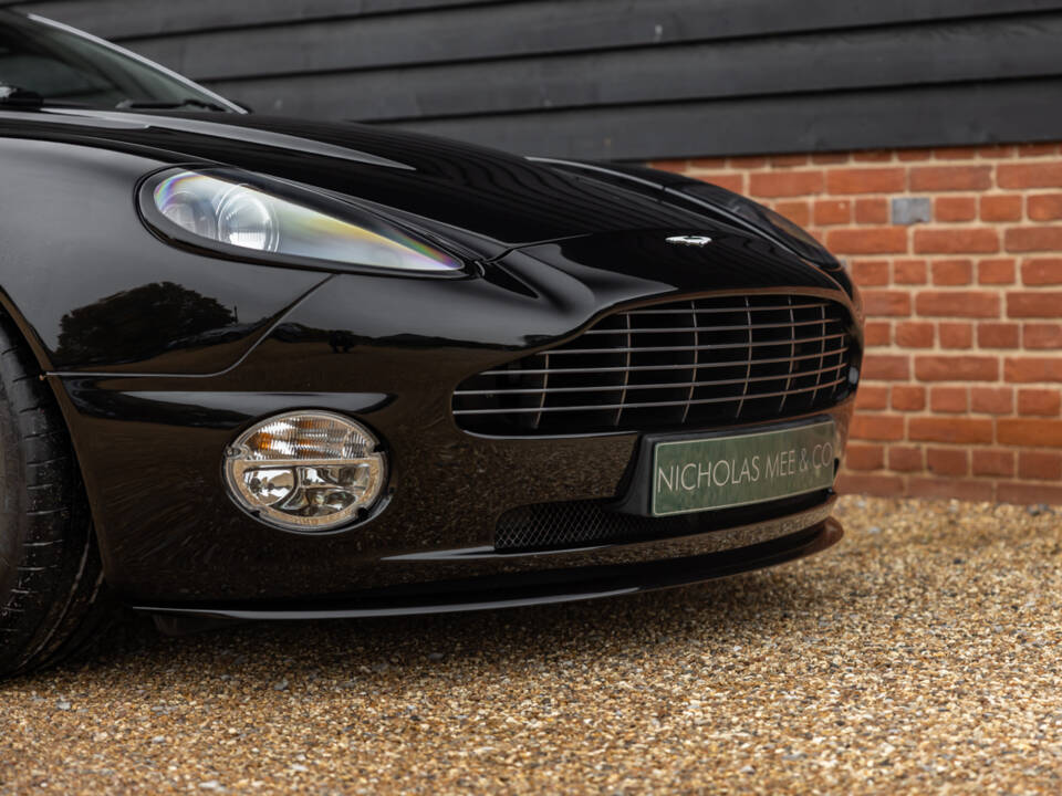 Afbeelding 21/50 van Aston Martin V12 Vanquish S (2007)