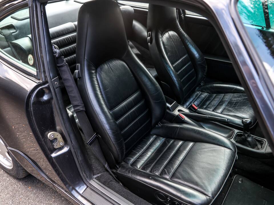 Bild 33/41 von Porsche 911 Carrera 2 (1990)