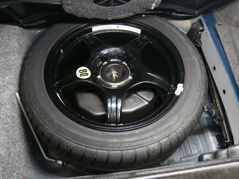 Image 46/49 of Mercedes-Benz SL 500 (2000)