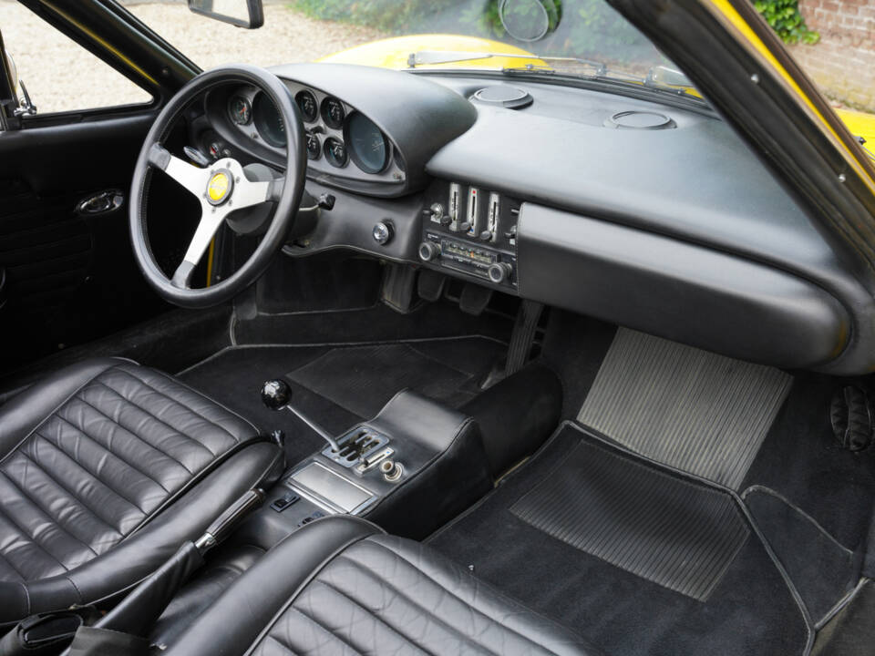 Bild 14/50 von Ferrari Dino 246 GTS (1973)