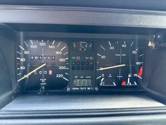 Image 13/22 of Volkswagen Golf Mk I GTI 1.8 (1983)