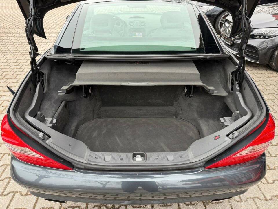 Bild 24/30 von Mercedes-Benz SL 350 (2008)