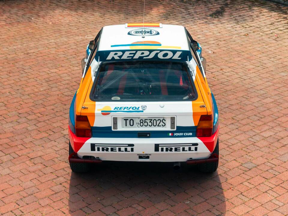 Image 8/28 of Lancia Delta HF Integrale Evoluzione I (1991)