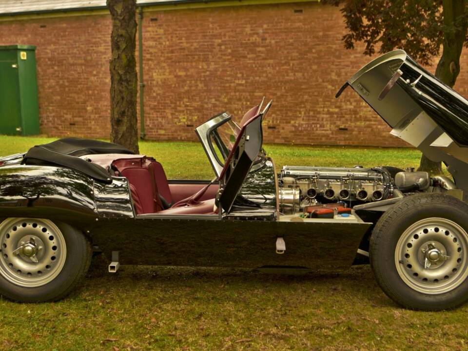 Image 18/50 of Jaguar XK-SS (1967)