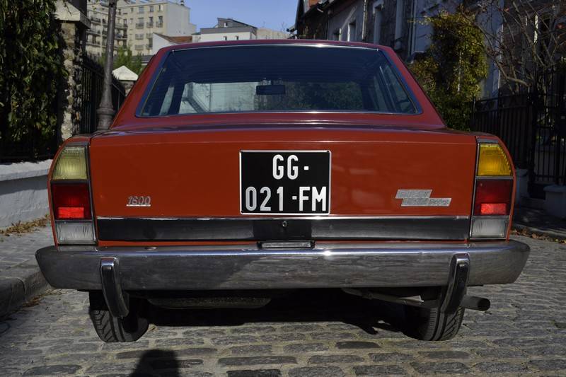 Image 19/56 of FIAT 124 Sport Coupe (1973)