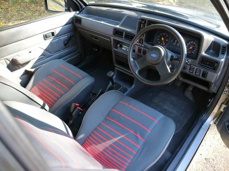 Image 2/39 de Ford Escort XR3 (1981)