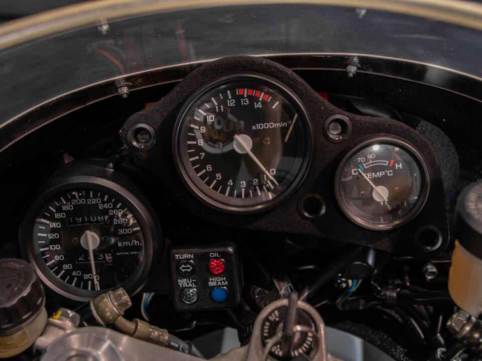 Bild 23/29 von Honda DUMMY (1991)