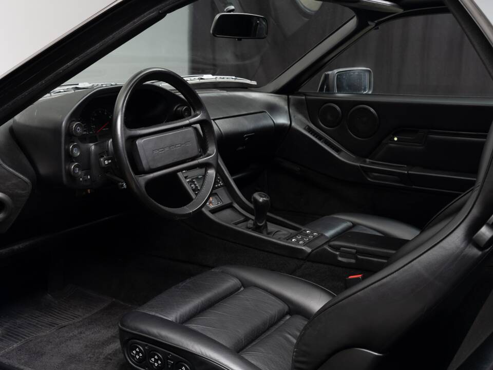 Image 17/43 of Porsche 928 GT (1991)