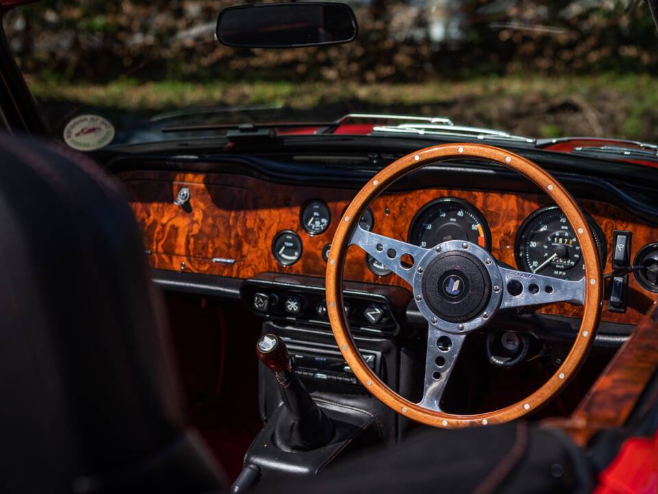 Image 34/41 of Triumph TR 6 (1972)
