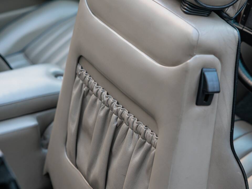 Imagen 36/50 de Aston Martin Virage Volante (1994)