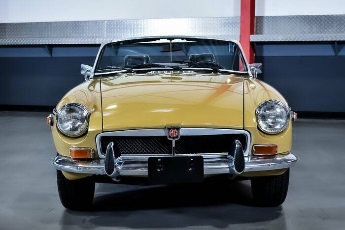 Image 3/7 de MG MGB (1973)