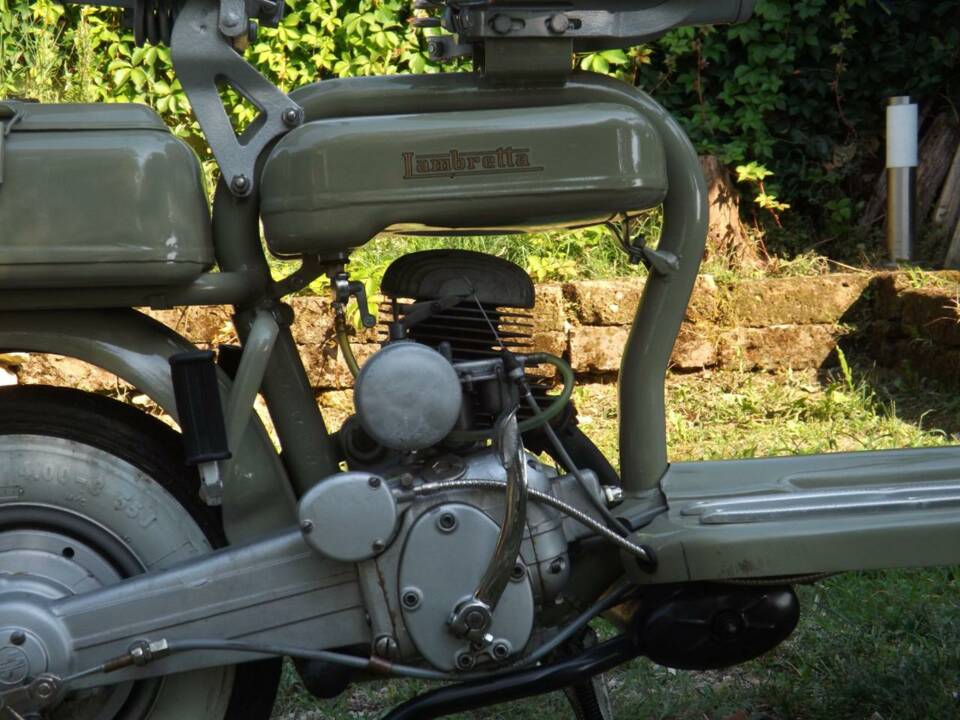 Immagine 7/50 di Innocenti Lambretta D 125 (1958)