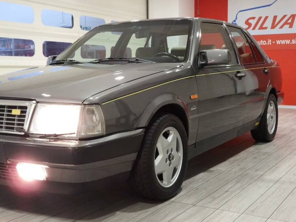 Bild 9/10 von Lancia Thema 8.32 (1987)