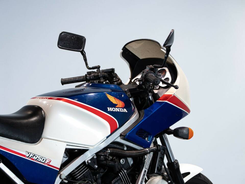 Image 28/50 de Honda VF 750 (1983)