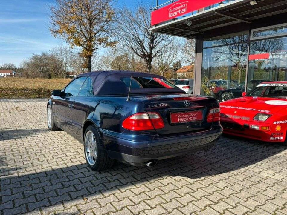 Image 3/16 de Mercedes-Benz CLK 320 (1999)
