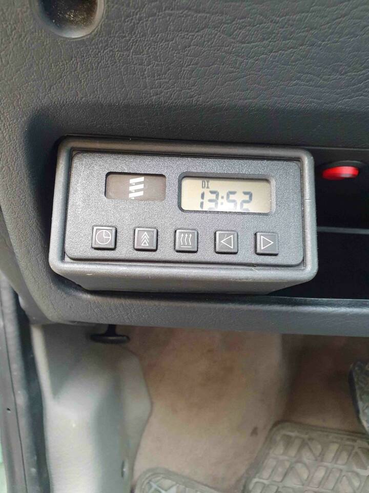 Image 17/21 of Audi 80 - 2.0 E (1992)