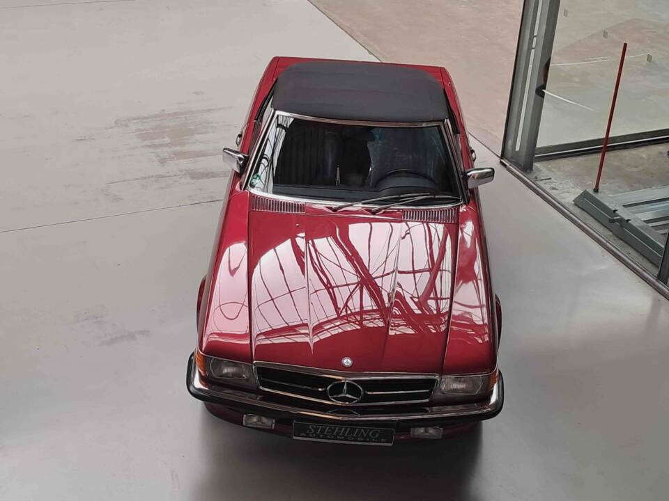 Immagine 2/26 di Mercedes-Benz 300 SL (1989)