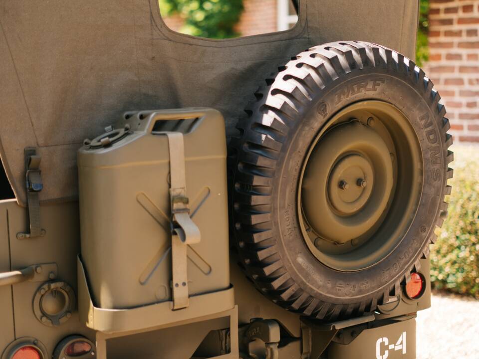 Bild 24/31 von Willys Jeep M38 A1 (1943)