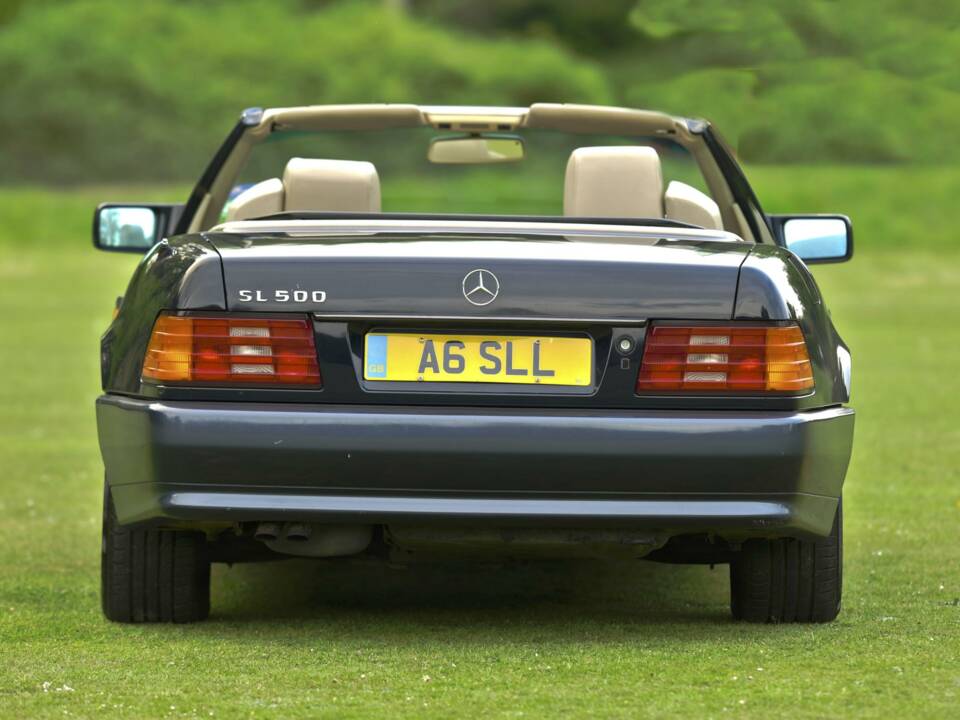 Image 14/50 of Mercedes-Benz SL 500 (1995)