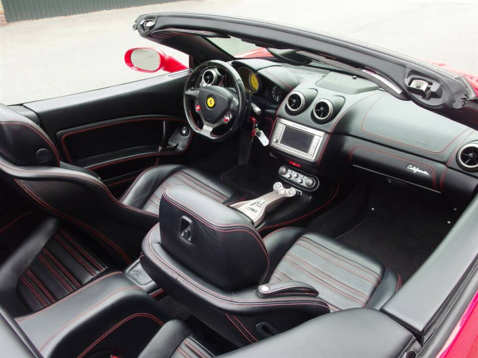 Immagine 39/98 di Ferrari California 30 (2013)