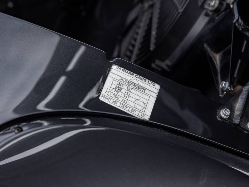 Image 28/60 of Jaguar XJ 220 (1992)