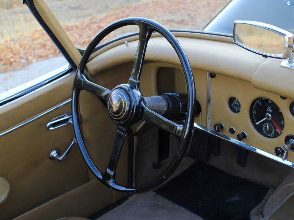 Image 6/15 of Jaguar XK 150 3.4 S OTS (1959)