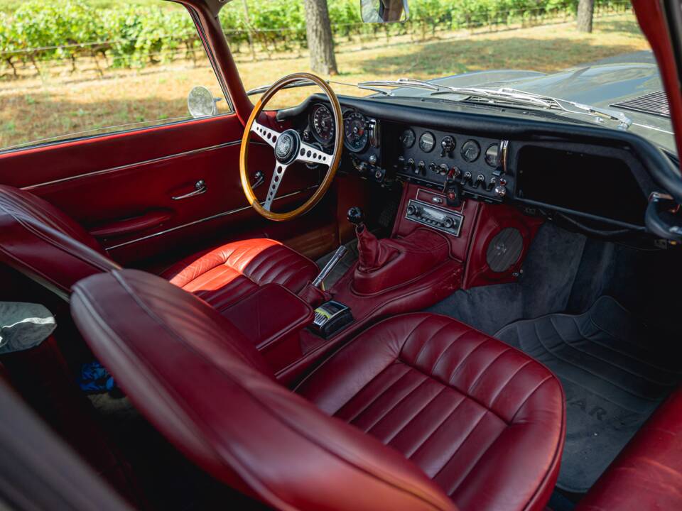 Image 12/20 de Jaguar Type E (2+2) (1967)