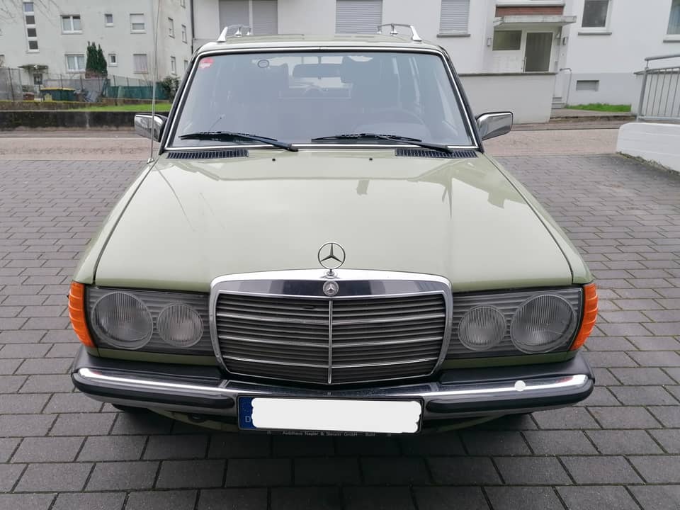 Image 2/22 de Mercedes-Benz 300 TD (1979)