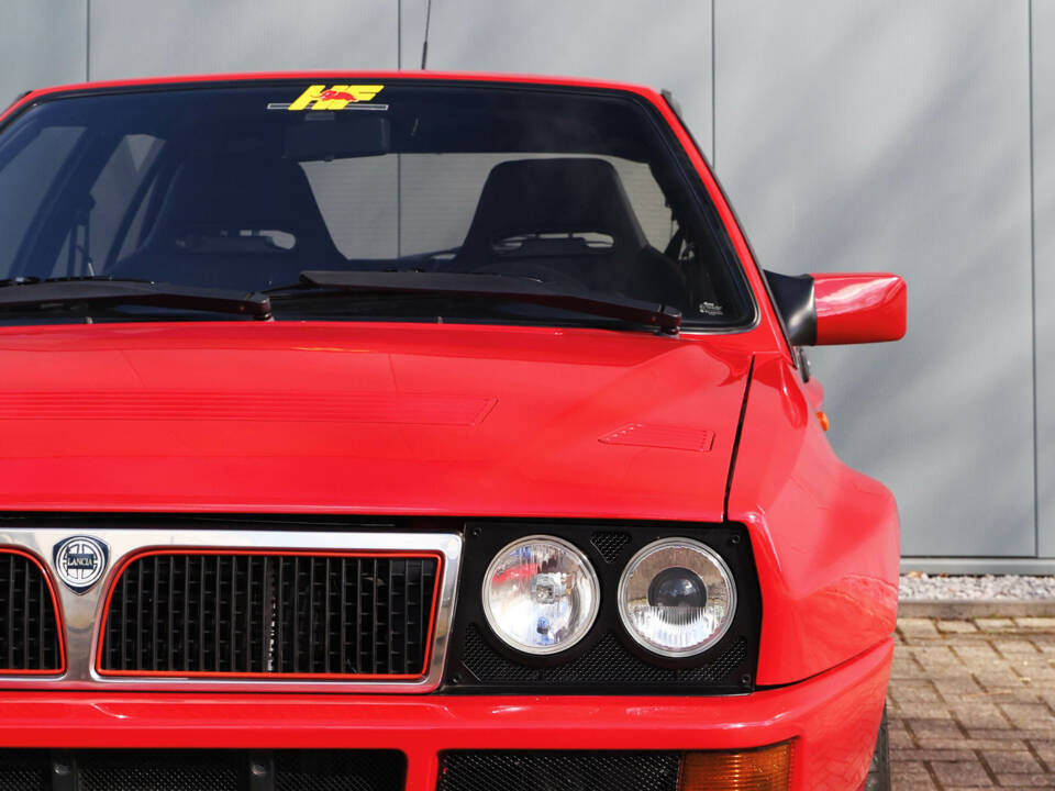 Afbeelding 27/58 van Lancia Delta HF Integrale Evoluzione I (1991)