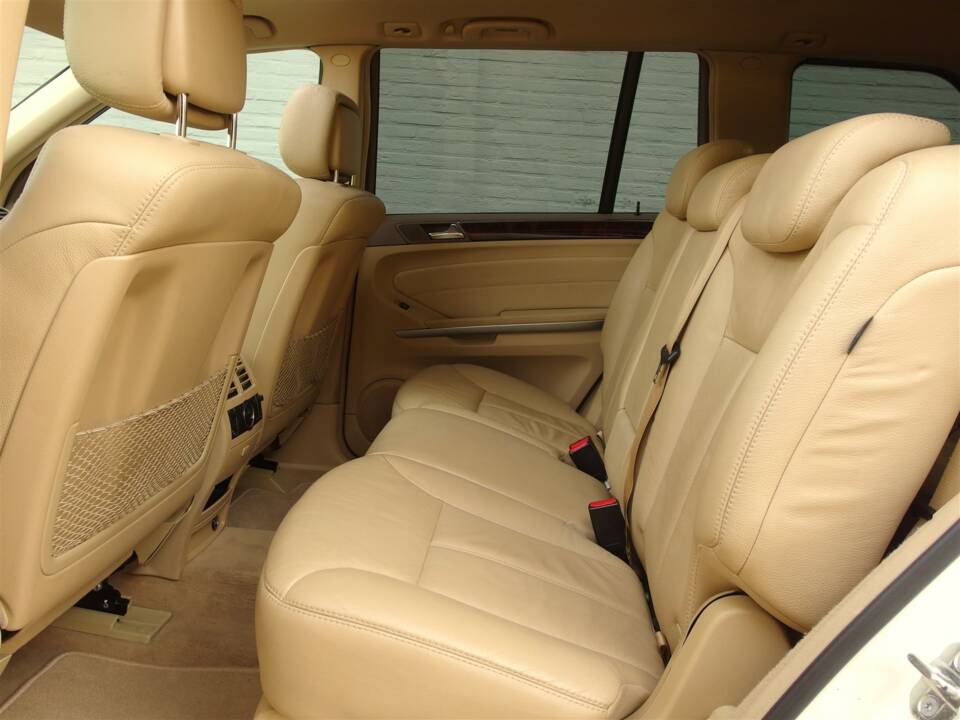 Bild 49/98 von Mercedes-Benz GL 450 4MATIC (2007)