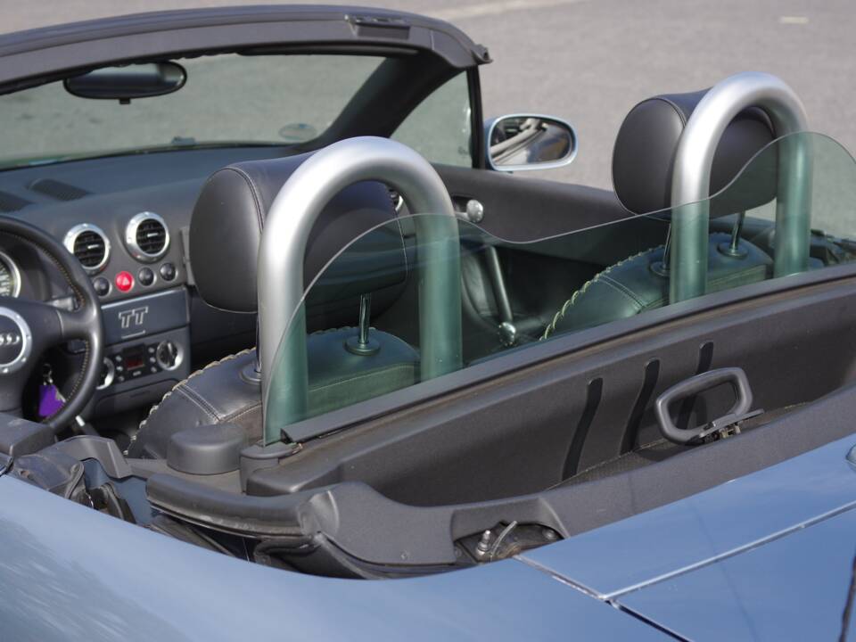 Image 14/20 de Audi TT 3.2 quattro (2004)