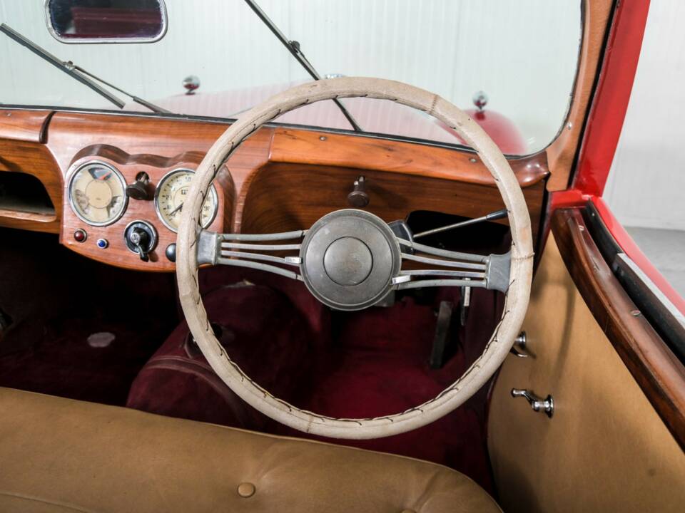 Image 8/50 of Triumph 1800 Roadster (1947)